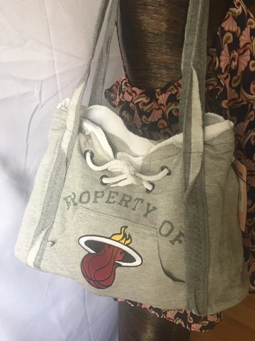 NBA Store Property Of Miami Heat Grey Fleece Shoulder Purse- New Cover
