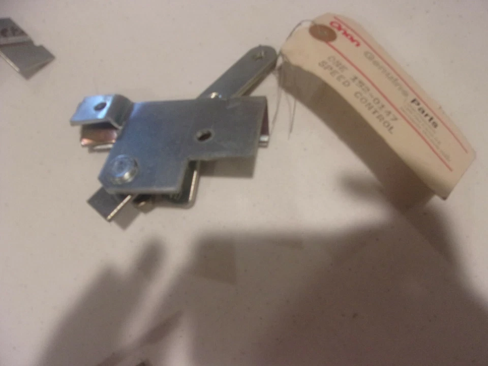 OEM ONAN MOTOR 152-0147 SOPORTE CONTROL DE VELOCIDAD Foto 1 de 1