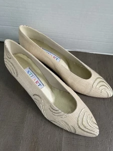 Stuart Weitzman tacco basso vintage beige taglia 7 - Foto 1 di 7