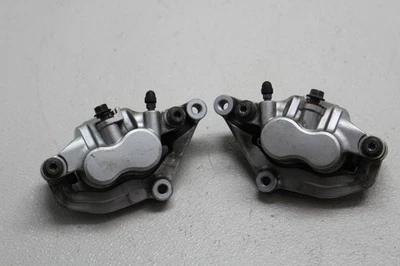 YAMAHA V STAR 1100 XVS1100A CLÁSICO JUEGO DE PINZAS DE FRENO DELANTERO DERECHO IZQUIERDO 1999-2009 Foto 1 de 4