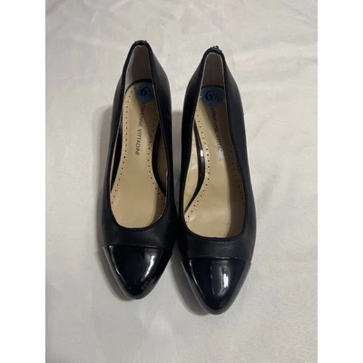 Zapatos de salón de cuña elegantes negros con puntera 6,5 | Adrienne Vittadini Foto 1 de 4