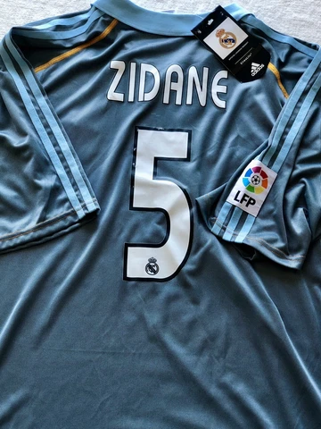 RARE NEW WITH TAGS - 2004 Real Madrid Zidane #5 XL - Liga Cover