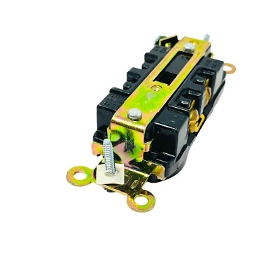 Eaton Arrow Hart AH5362BK Duplex Receptable 125V 20A - Image 1 of 4