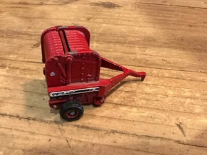 Vintage ERTL International 2400 Round Baler 1:64 Scale Diecast Farm Implement - Picture 1 of 4