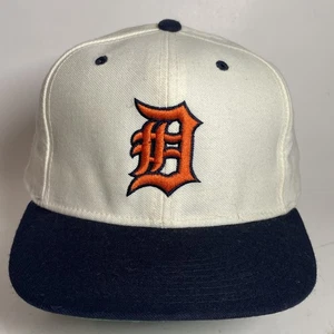 Vintage 80s Detroit Tigers Hat New Era Wool Fitted USA Old English Navy White - Picture 1 of 16