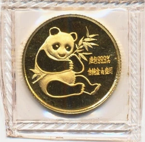 1/10 oz China Goldmünze Panda 1982 BU in Originalfolie, 1955 - Bild 1 von 2