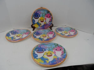 (5) Platos de papel Pinkfong Baby Shark 8 unidades X 5 = 40 en total - tamaño 8 5/8 - NUEVO - Imagen 1 de 4
