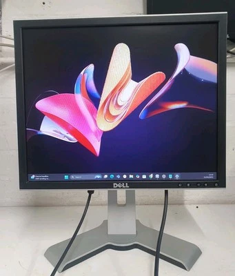 Dell 1908FPb 19-inch 1280x1024@60Hz UltraSharp Flat Panel LCD Monitor with Stand - Image 1 of 4
