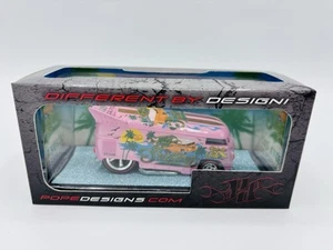 Hot Wheels 32th 50th 2018 LA Conv Surfing Pope Designs VW Drag Bus #11 of 12 - Bild 1 von 5