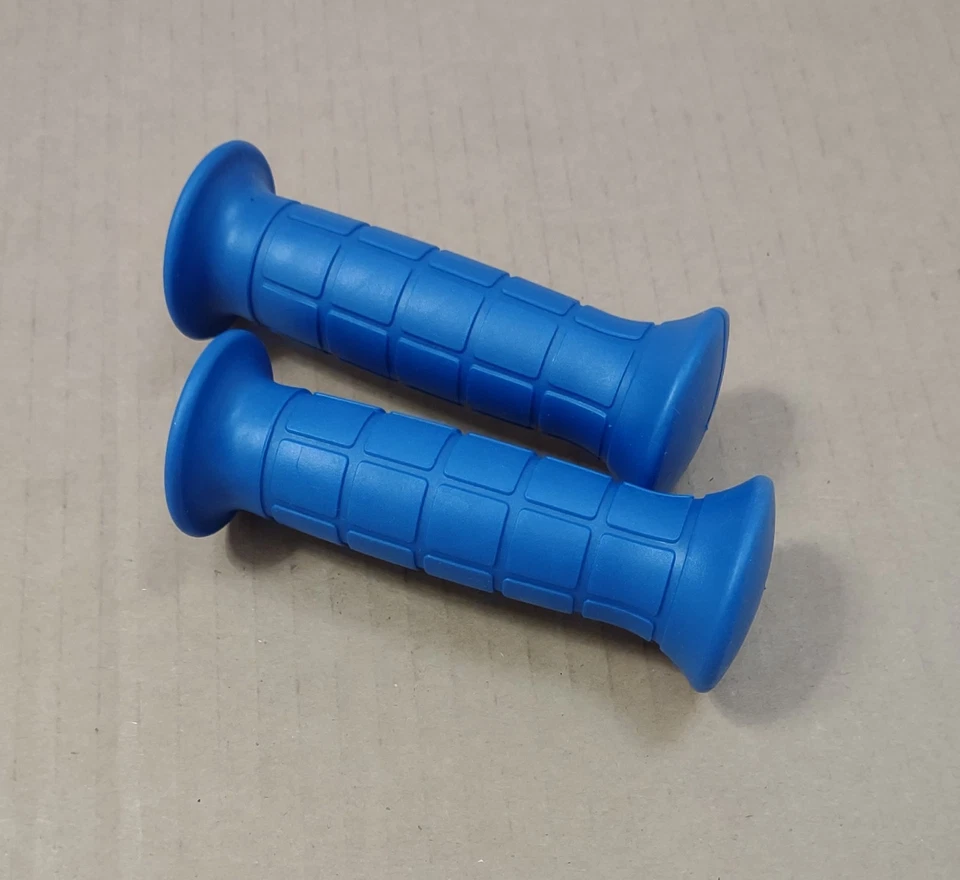 New Bike Cycling Biking Bontrager Grips Kids Blue Color 7/8 in 1x Pair Biking  - Image 1 of 2