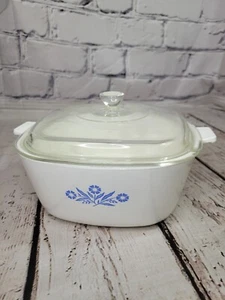 Vintage CorningWare 2.5qt Blue Cornflower with Lid 1960-61 Blurry Blue Ink Stamp - Picture 1 of 9