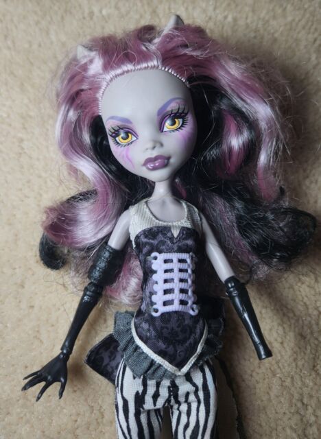 Boneca Frankie Stein Freak Du Chic Circo Mágico Monster High