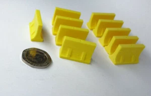 Yellow construction / Road / pedestrian Barriers - 1:50 scale - pack of 10 Beena - Picture 1 of 4