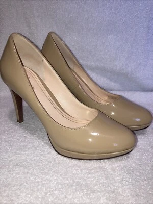 Cole Haan 棕褐色米色漆皮高跟鞋经典 8B 码 — 第 1/4 张图片