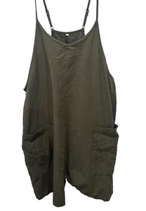 Olivgrün mit Taschenshorts Strampler Größe Large mit Reißverschluss Seite - Bild 1 von 3
