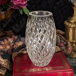 9" H Vintage Badash tiefe handgeschliffene Bleikristallvase mit wechselndem Wirbelmuster - Bild 1 von 9