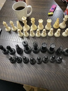 Heavily Weighted Plastic Chess Set - Tournament Size Bag Included No Board Vinta - Picture 1 of 7