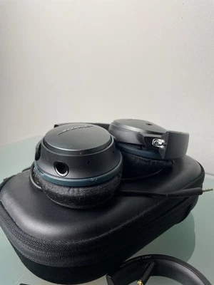 Bose Quiet Comfort 25 QC25 Headphones BUNDLE Noise Cancelling W Case + Bluetooth - Image 1 of 4