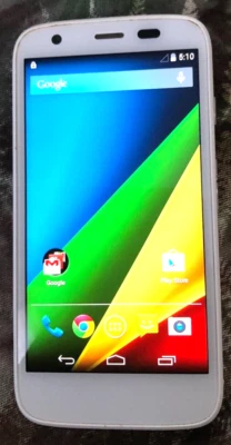 Motorola Moto XT1042 - 8GB - White (Unknown) Smartphone Very Good Used - Image 1 of 2