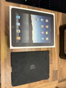 Apple iPad Original 1st Generation Boxed With Apple Case Bundle - Picture 1 of 5