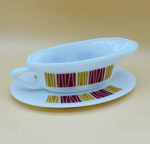 Vintage JAJ Pyrex Matchmaker Pattern Gravy Boat With Matching Saucer Mid Century - Picture 1 of 6