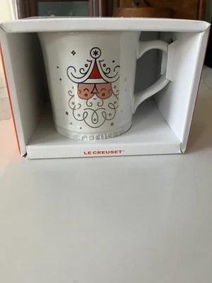 Taza calcomanía dorada Le Creuset gres Noel colección de Navidad Papá Noel 14 oz NUEVA Foto 1 de 4