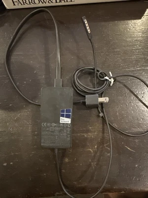 Microsoft Surface Charger 1536 12V 3.6A 48W - Image 1 of 3