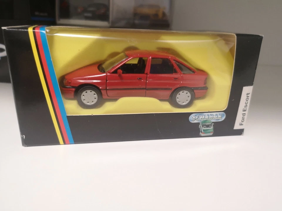 Ford Escort 1/43 Schabak Rossa obsoleto made in Germany  - Immagine 1 di 1