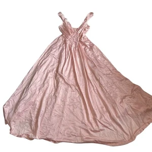 Vtg Vandemere Olga nightgown dress womens Medium pastel pink lace full sweep - Picture 1 of 5