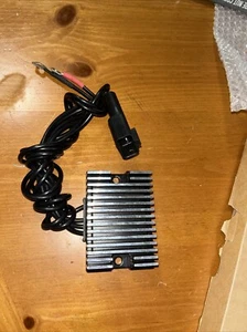 74518-99 Voltage Regulator Assy For 1999-03 Harley-Davidson Dyna Super Glide FXD - Foto 1 di 9