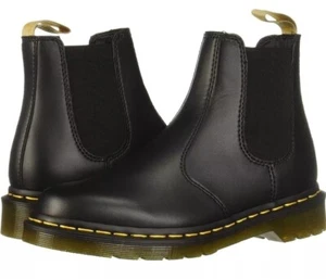 🔥 Dr. Martens 2976 Vegan Chelsea Boot Unisex Stiefel | US Damen 8 / Herren 7 - Bild 1 von 7