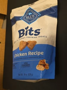 Blue Buffalo BLUE Bits Soft Dog Training Treats Chicken Recipe 19 oz Bag - Picture 1 of 3