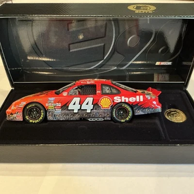 1998 Tony Stewart #44 RCCA 1:24 Small Soldiers Coin Busch Elite #700 Of 3,500 - Image 1 of 4