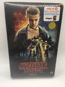 NEW STRANGER THINGS SEASON 1 BLU RAY DVD VHS + POSTER Collector’s Edition - Bild 1 von 3