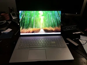 ASUS VivoBook 15" K513E / 16GB RAM /  1TB Sabrent SSD / FHD OLED screen / Win 11 - Picture 1 of 6