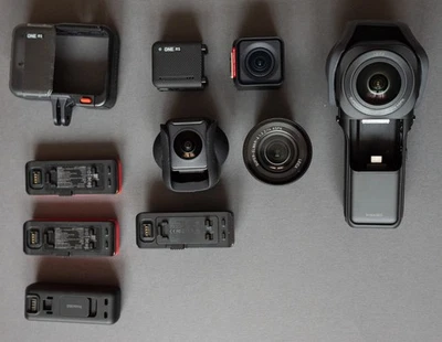 INSTA360 ONE RS Mega Bundle / Twin Edition / 1-INCH Wide Angle / 1-INCH 360 - Bild 1 von 4