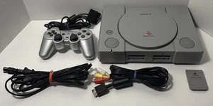 Consola Sony PlayStation 1 SCPH-5501 Paquete Cables 5 Juegos Controlador - ¡Probado! - Imagen 1 de 20