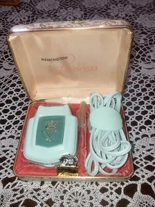Vintage Electric Shaver  Razor REMINGTON PRINCESS W/ Case  Blue WORKS Nice - Picture 1 of 4