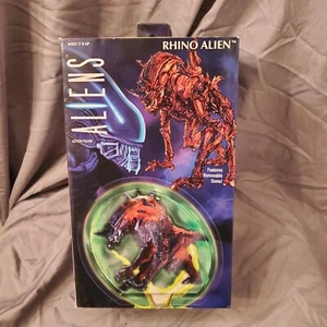 NECA Alien The Aliens Kenner Rhino Alien Action Figure SEALED (Box Wear Damage) - Picture 1 of 4