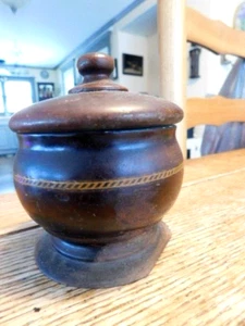 Jarro de pedestal de madera torneada vintage con tapa - Imagen 1 de 9