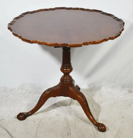 Baker Historic Charleston Carved Chippendale Mahogany Pie Crust Tilt Top Table Cover
