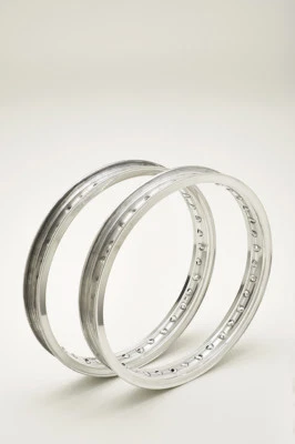 CERCHIO IN ALLUMINIO BORDO H PER MOTO D'EPOCA MV AUGUSTA DISCO 1,85x 19 40 FORI - Immagine 1 di 2