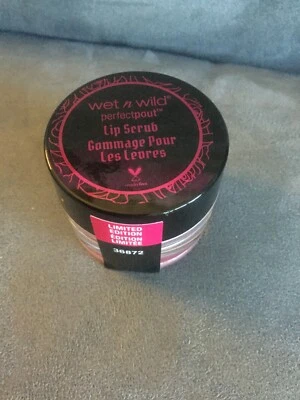 WET N WILD LIMITED EDITION LIP SCRUB #36872 - BRAND NEW AND SEALED - Image 1 of 2