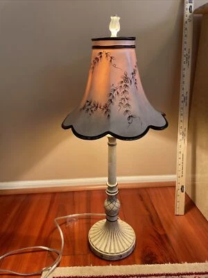 Lámpara de mesa vintage color beige con negro tienen flores negras Foto 1 de 4