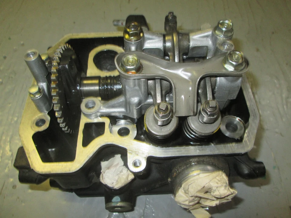 Honda 1998-2007 VT750 Shadow Spirit culata trasera 12220-MBA-710 con leva Foto 1 de 4