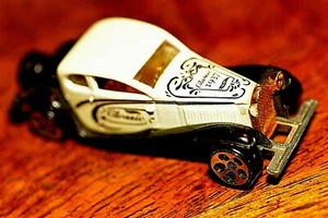 Mattel Druckguss HEISSRÄDER '37 BUGATTI #163 weiß Oldtimer - Bild 1 von 4