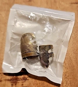 Set of Two Gold Metal Thimbles New In Package - Picture 1 of 4