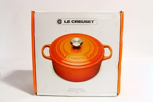 Le Creuset Signature Enameled Cast Iron 5.5Qt. Round Dutch Oven - Picture 1 of 5
