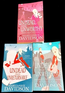 Undead And Unreturnable, Unwelcome & Unworthy by MaryJanice Davidson Paperbacks - Picture 1 of 14
