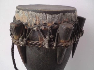 Instrumento de música tribal yoruba africano ritual ceremonial madera Igbin tambor - Imagen 1 de 24